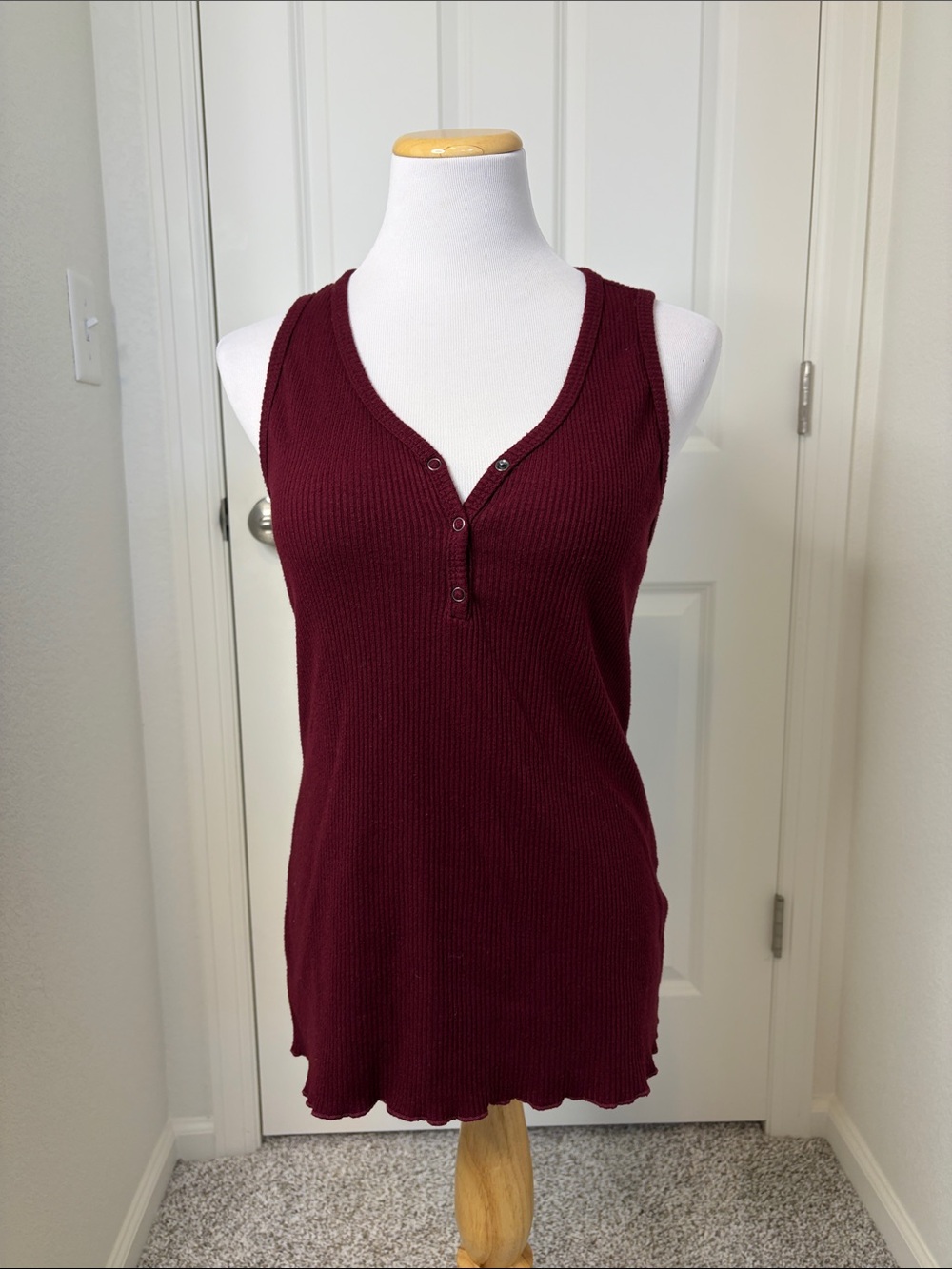 Womens Sleeveless Ribbed Henley Tank Top - Burgundy